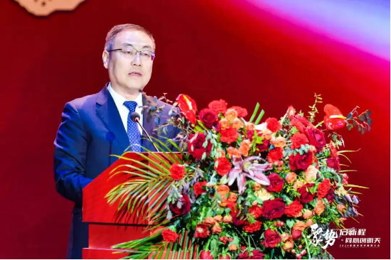 股票配资平台有哪些 西凤酒再喊三年200亿! “隐藏”营收的张正, 又画“大饼”? | 酒业内参